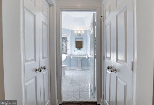 9832 Avenel Farm Dr, Rockville MD 20854-5410 exterior