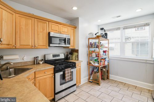 885 21 St, Philadelphia PA 19121-3901 exterior