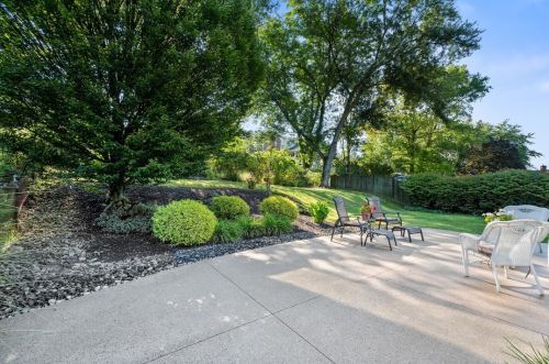 681 Carnival Dr, Pittsburgh PA 15239-2628 exterior