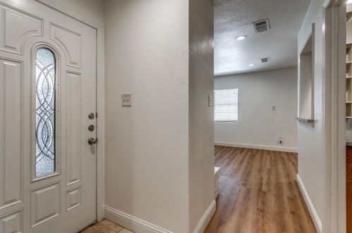 3051 Airhaven St, Dallas TX  75229-2450 exterior