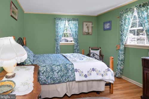 1 Bedford Dr, Trenton NJ exterior