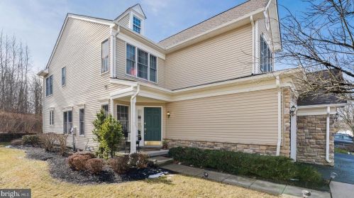 29 Tree Swallow Dr, Princeton, NJ 08540-6134