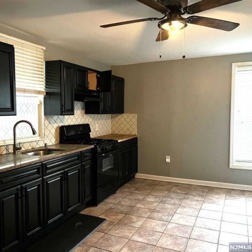 902 Clifton Ave, Newark NJ  07104-3214 exterior