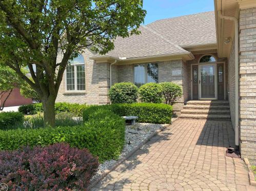 15327 Dorothy Dr, Macomb Township, MI 48042-4034