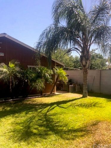 327 Jeffrey St, Bakersfield, CA 93305-2521