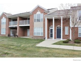 16417 Chatham Dr, Macomb Township, MI 48044-4071