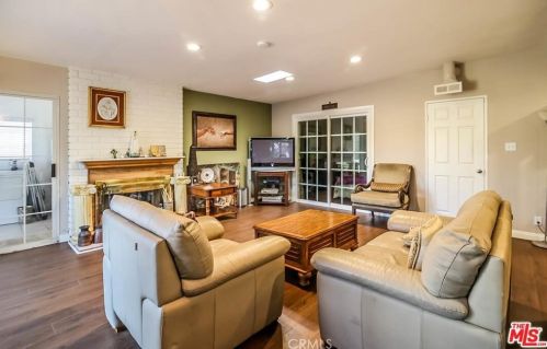 517 Maplewood Ave, Fullerton CA 92832-2109 exterior