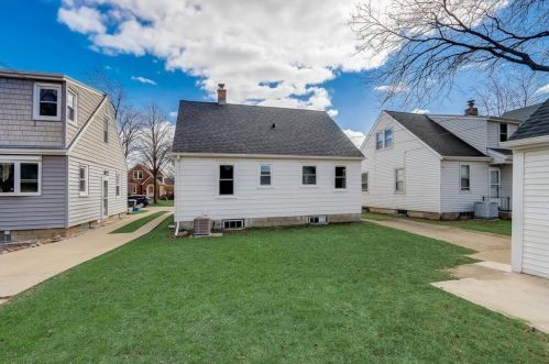 1725 55, Milwaukee WI 53214-5250 exterior