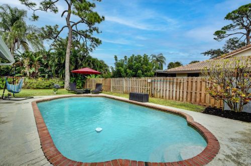 1499 17 St, Boca Raton FL 33486-6504 exterior