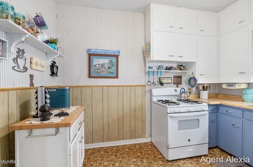 1019 Fremont Ave, Grand Rapids MI 49504-4109 exterior