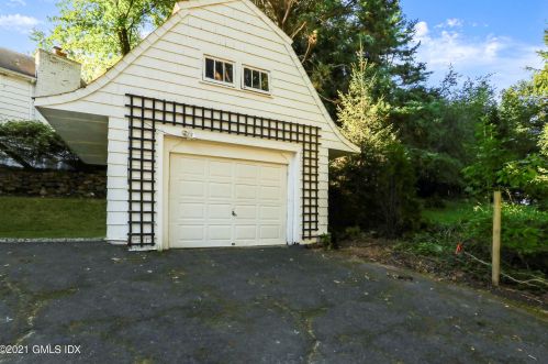 16 Park Ave, Greenwich CT 06830-4851 exterior