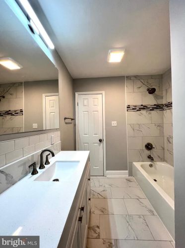 5910 Brookview Dr, Alexandria VA 22310-1819 exterior