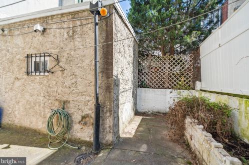 712 Carpenter St, Philadelphia PA 19146-3907 exterior