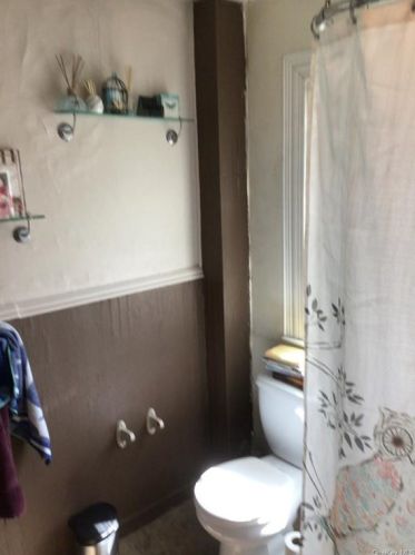 138 Cottage St, Middletown NY 10940-4835 exterior