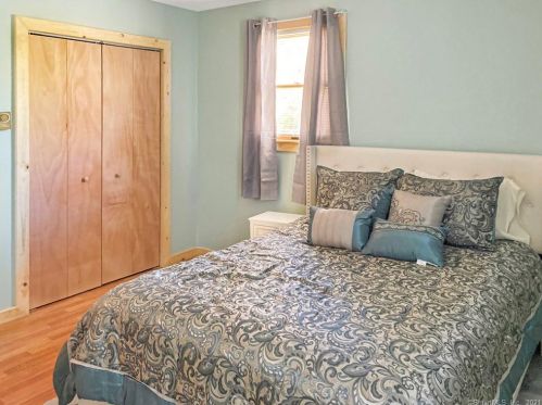 236 Geer Rd, Exeter CT 06249-2604 exterior