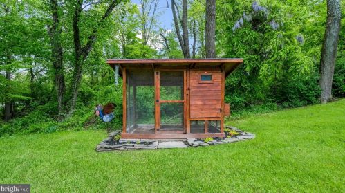 26 Penn Charter Dr, Media PA 19063-4618 exterior