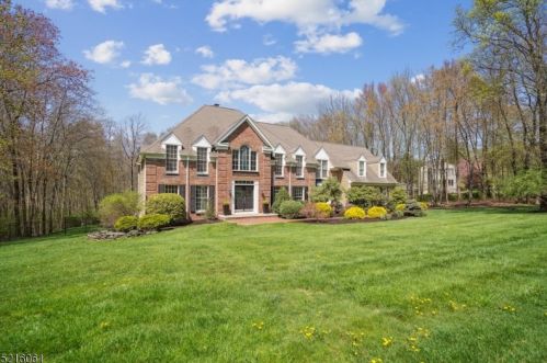 31 Old Farmstead Rd, Chester, NJ 07930-2732
