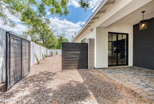 6841 12th Ave, Phoenix AZ  85013-1021 exterior