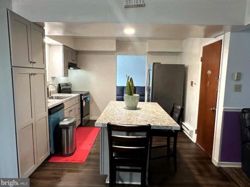 104 Armstrong Ln, Lancaster PA  17603-5972 exterior