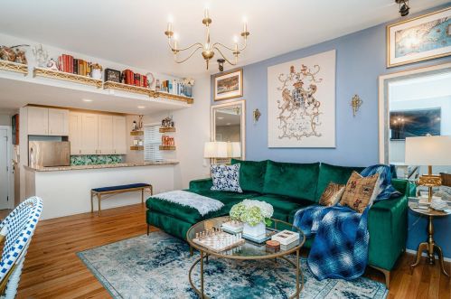 1009 Wolfram St, Chicago, IL 60657-4387