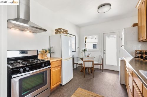 1247 Burnett St, Berkeley CA 94702-2436 exterior