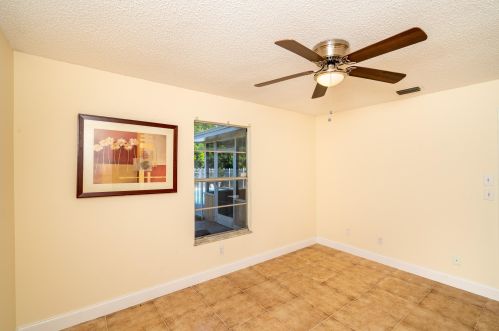 2410 Summit St, Fort Pierce FL  34984-5067 exterior