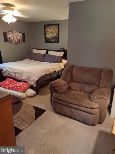 100 Chestnut Ave, Camden NJ 08107-2207 exterior