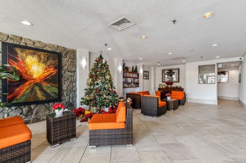 1925 Kalakaua Ave, Honolulu HI  96815-1827 exterior