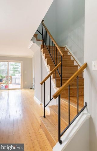 7467 Duddington Dr, Alexandria VA 22315-3849 exterior