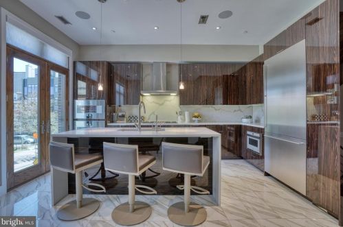 308 2nd St, Philadelphia PA 19133-0040 exterior