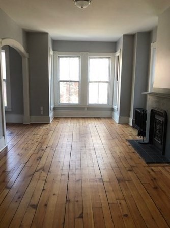 24 Mattoon St, Springfield MA 01105-1715 exterior