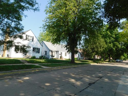 4425 66th St, Milwaukee WI  53220-3423 exterior