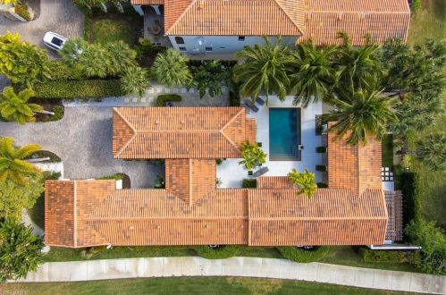 16614 Cortona Ln, Naples FL 34110-3261 exterior