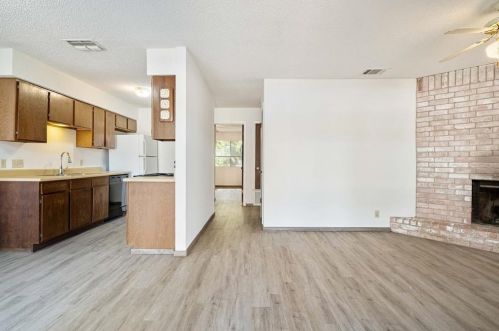 903 Fieldwood Dr, Austin TX 78758-5705 exterior