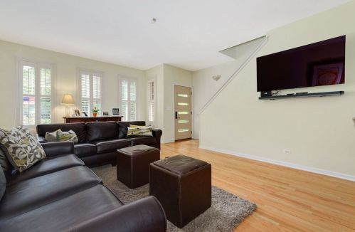 344 Scott St, Chicago IL 60610-0043 exterior