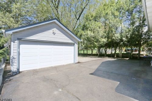 19 Linda Vista Ave, Paterson NJ  07508-2607 exterior