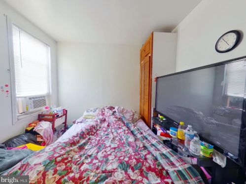 4033 Castor Ave, Philadelphia PA 19134-5528 exterior