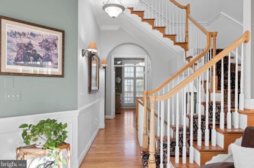 5235 Bessley Pl, Alexandria VA 22304-8646 exterior