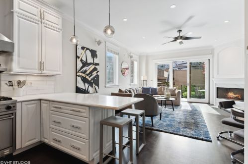 2514 Marshfield Ave, Chicago IL 60614-1907 exterior