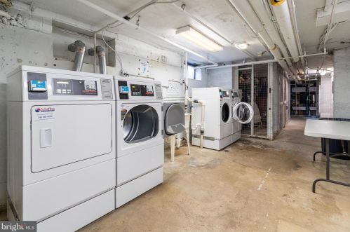 6524 10th St, Alexandria VA  22307-6501 exterior