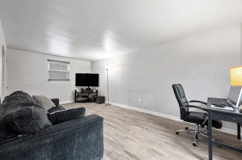 222 Meadowdell Dr, Pittsburgh PA  15227-4018 exterior