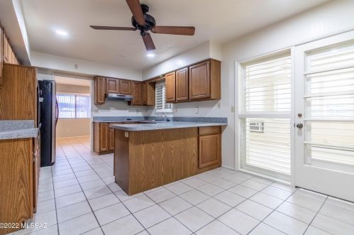 6629 Calle Cavalier, Tucson AZ  85715-4704 exterior