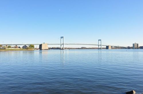 21 Balsam Pl, Bronx NY  10465-3806 exterior