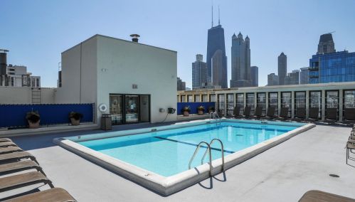 1 Scott St, Chicago IL 60610-2309 exterior