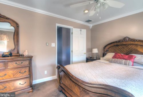 35 Collingswood Ave, Camden NJ 08107-1243 exterior