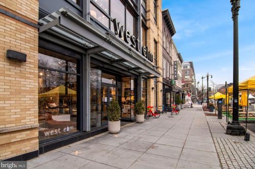 1406 Swann St, Washington DC  20009-3904 exterior