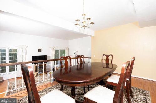 11907 Bargate Ct, Rockville MD 20852-4117 exterior