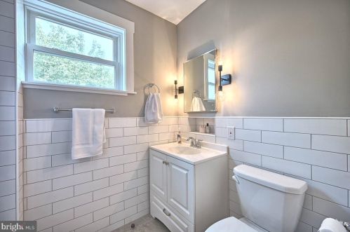 746 New Holland Ave, Lancaster PA 17602-2137 exterior