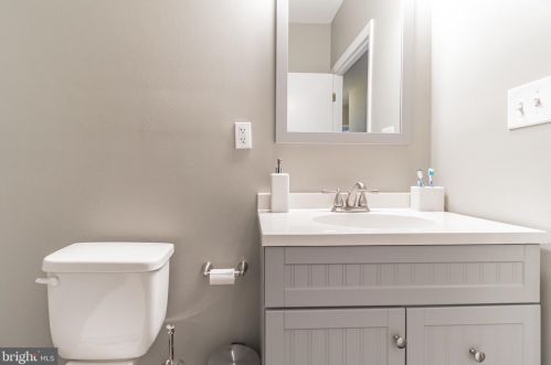 2621 Ctr St, Camden NJ 08109-2518 exterior