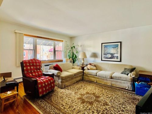 1835 Mayflower Ave, Bronx NY 10461-4007 exterior